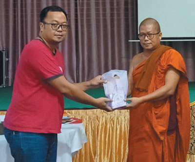 Fr. Kurt and a Buddhist monk