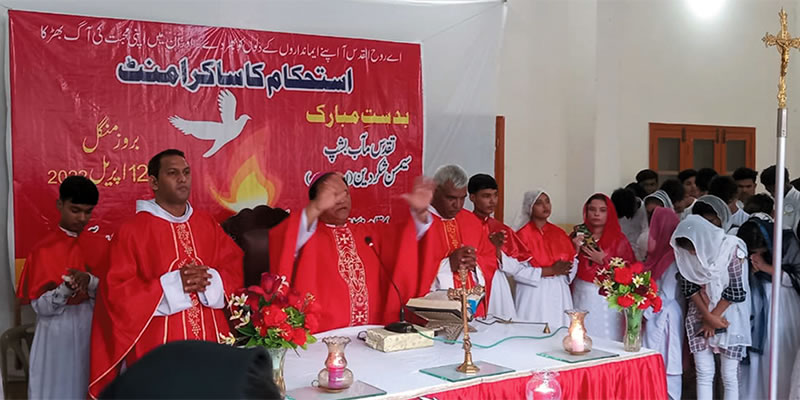 Bishop says Mass at St. John the Apostle Church