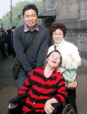 Fr. Taemoon, his mother and Yang Ai