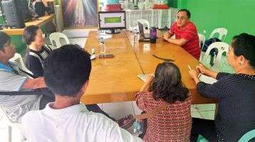 Fr. Jovito facilitating a recollection for our Misyon partners in mission