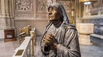 A statue of St. Teresa of Calcutta