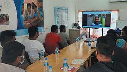 Kiribati students listening to Paula Suka on ZOOM